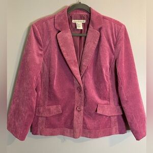 REQUIREMENTS blazer SZ/L Fushia color in excellent condition.